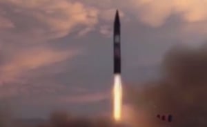 האיראנים דיווחו על שיגור טיל וזייפו סרטון