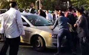 צפו: חרדים מפנים בכוח את מפגיני "הפלג"