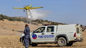 מסוקים, מטוסי כיבוי ומאות לוחמי אש •  צפו בתרגיל