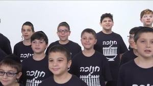 מקהלת פרחי ניו יורק בסינגל קליפ  - "חנוכה"