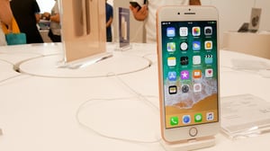 אנליסטים מומחים טוענים: מכירות האייפון החדש ברצפה
