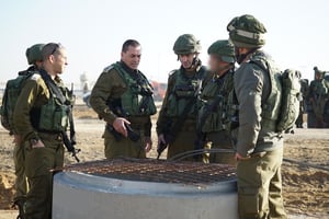 האלוף אייל זמיר: "המנהרה פוגעת בתושבי עזה" • צפו