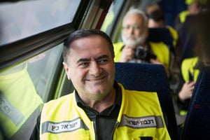 כץ בנסיעת מבחן בקו הרכבת המהיר