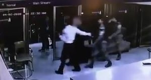 אם הפעוט החרדי שטבע שחזרה את הטרגדיה בבית המלון