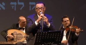 "מי ימלל גבורותיך": ציון יחזקאל בביצוע מיוחד • צפו