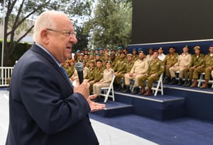 הנשיא ביקר את החיילים המצטיינים: 'גאווה'