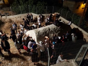 הלילה: 400 איש בקברי איתמר ואלעזר