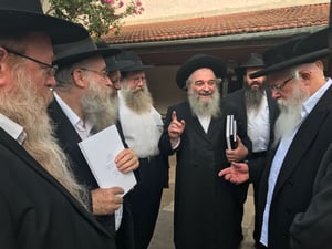 האזינו: השיחה שמסר הגאון רבי בנימין רימר בכפר חב"ד