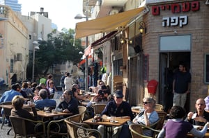 בית קפה בתל אביב. אילוסטרציה