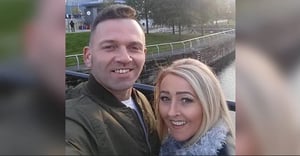 זוג בריטי החשוד בהטסת רחפנים נעצר