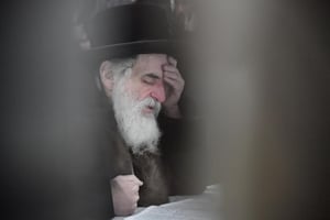 המסע של האדמו"ר מויז'ניץ לליזענסק. צפו