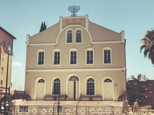 זכויות אישיות כלשהן בבית הכנסת? אילוסטרציה
