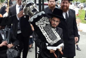 יוחנן רובי בהכנסת ספר התורה שלו