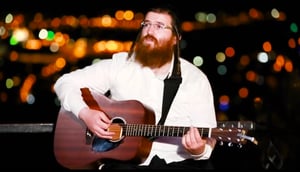 הזמר החרדי מרגש ב'מאש אפ' יהודי ישראלי