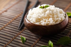 6 סיבות למה האורז יוצא דביק, יבש או שרוף