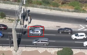 קשיש נסע ב'רוורס' בכביש בגין וזומן לחקירה