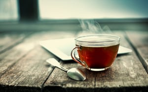 הכנת תה במיקרו: לא מקובלת, אך בריאה יותר