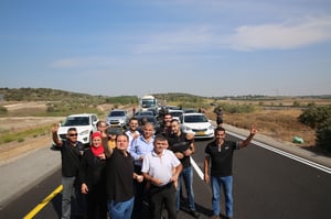 צפו: ח"כ אחמד טיבי חוסם את חוצה ישראל