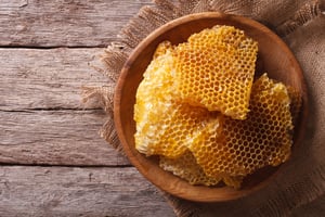 לא רק נרות: מה עושים עם דּוֹנַג דבורים? הנה 5 רעיונות