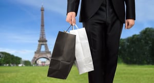 החוק הצרפתי הזה יחסוך לכן הרבה כסף על קניית בגדים