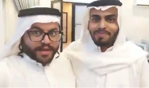 צפו: התייר החרדי והבלוגר הסעודי שרים "אבא"