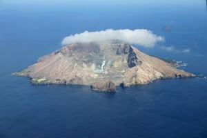 הר הגעש "האי הלבן"