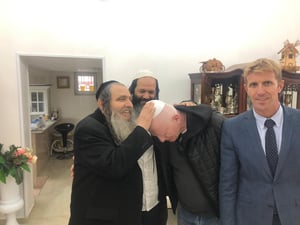 הזמר אלי לוזון התברך מהרב ארוש - ופתח בפיוטים