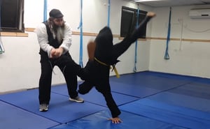 כך עושים שימוש באקרובטיקה בקרב • צפו