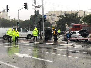 תושב אשקלון נפצע מפיצוץ ברכבו; מצבו קל