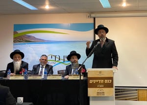 הרב דוד לאו: "גורמים פוליטיים תוקפים את בתי הדין"