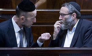 ח"כ מקלב ל'כיכר': נשקול ישיבה עם ליברמן