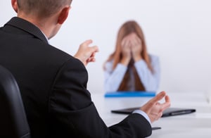 הסיבה האמיתית: למה נשים בוכות במקום העבודה