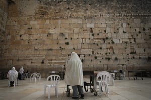 והיא תשמור מכל חשש // דפנה קורץ