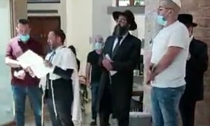 משה לוק חגג ברית לבנו הבכור • צפו בתיעוד