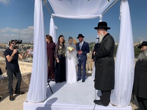 חתונה בימי קורונה, דובר הרה"ר, קובי אלתר מתחתן