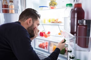 אחת ולתמיד: כל הדרכים להסרת ריח רע מהמקרר
