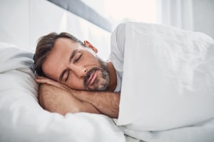 שינה לא סדירה עלולה לפגוע בבריאות הלב