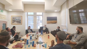 פרוש ופינדרוס נפגשו עם מנהלים חרד"לים