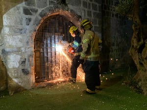 צפו: 2 ילדים נפלו לתוך בור במבנה העתיק