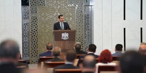 נשיא סוריה חש ברע וקטע את נאומו • וידאו