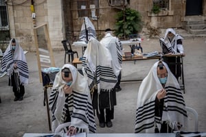 דיון: מספר המתפללים לפי גודל בית הכנסת