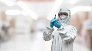 אכזבה בעולם: ענקית התרופות עצרה ניסוי בחיסון לקורונה