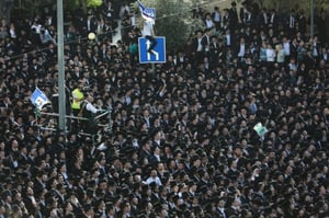 'אנוסים חרדים': היהדות מול הדת / טור דעה