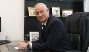 הזיגזג של גנץ: לא נעשה פוליטיקה מהגיוס