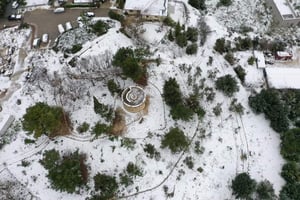 הרחפן תיעד: כרם בן זמרה - מושלג ולבן; צפו