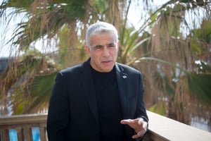 בתיאום? בנט וסער דוחקים את לפיד לפינה