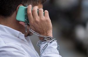 הו, האירוניה: 3 דרכים לעצור את ההתמכרות לטלפון הנייד