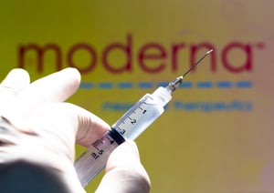 'מודרנה': החיסון שלנו יעיל יותר מחצי שנה