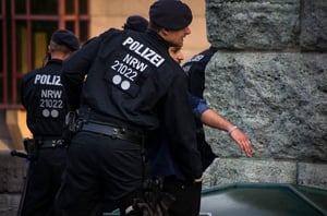 משטרת קלן מבצעת מעצר