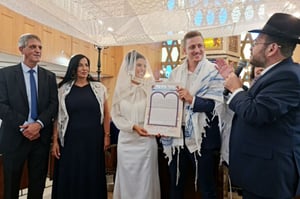החופה ביום שישי האחרון, משפחות חימי - פריד, בבית הכנסת בתל אביב-יפו
